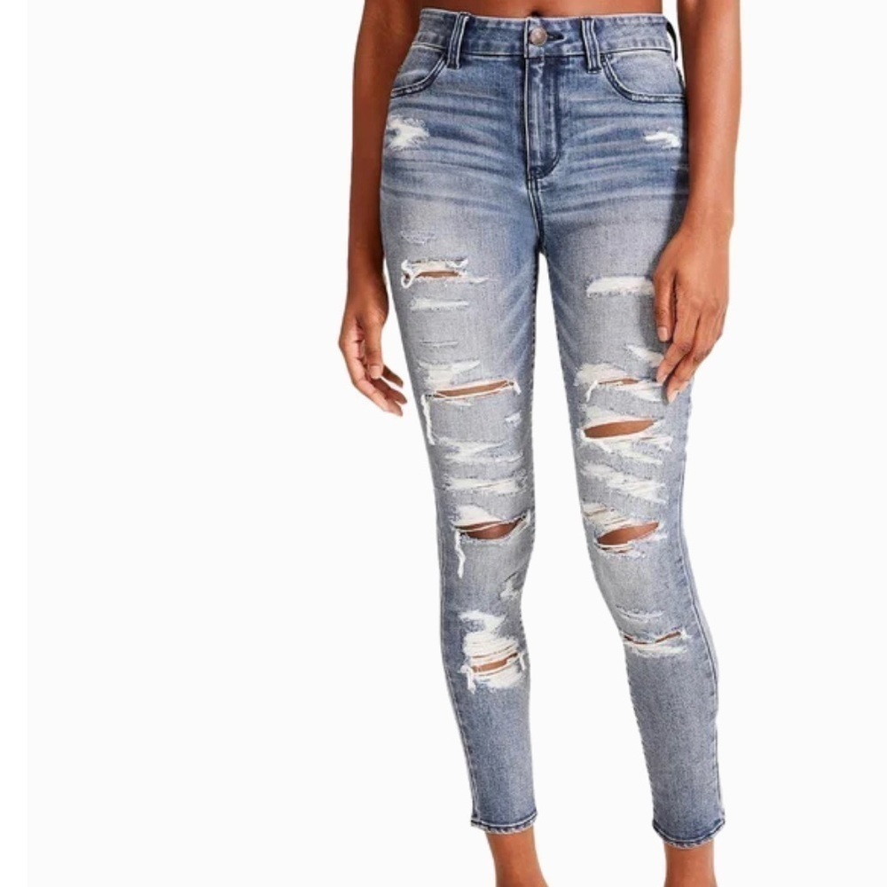 Madden Girl Rocker Super high rise skinny distressed jeans. Light wash. Size 27.